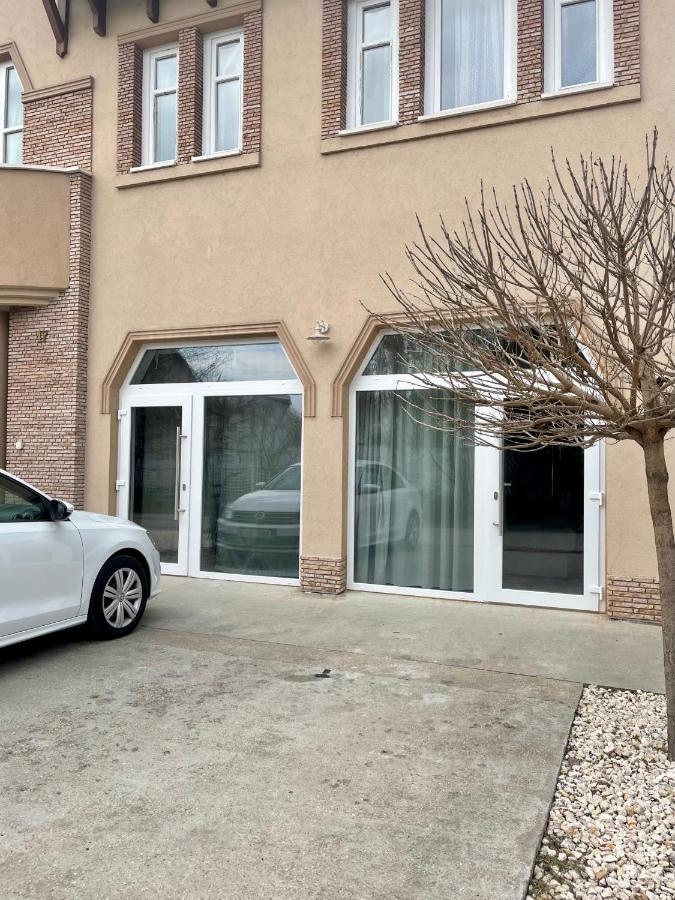 Remeny Apartman Szegedin Exterior foto